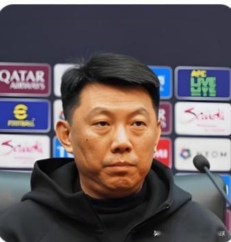 说实话，山东泰山队换帅有点晚了。本赛季兵强马壮的泰山队本来是夺冠的热门球队，可是