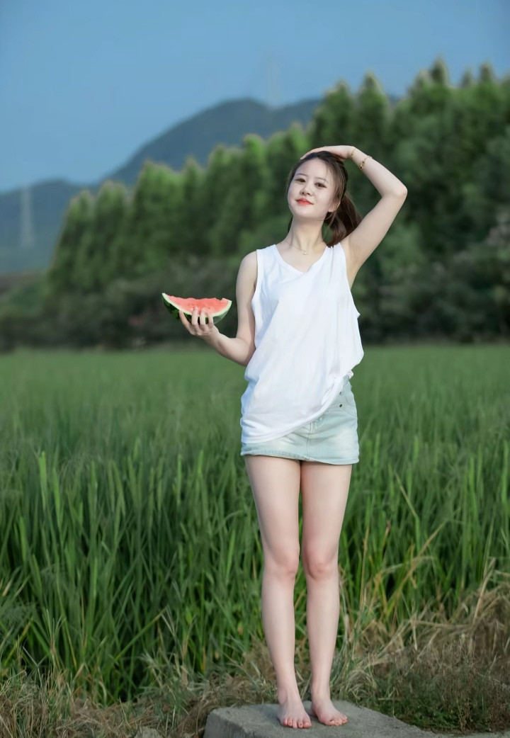 牛仔超短裙，无法抗拒