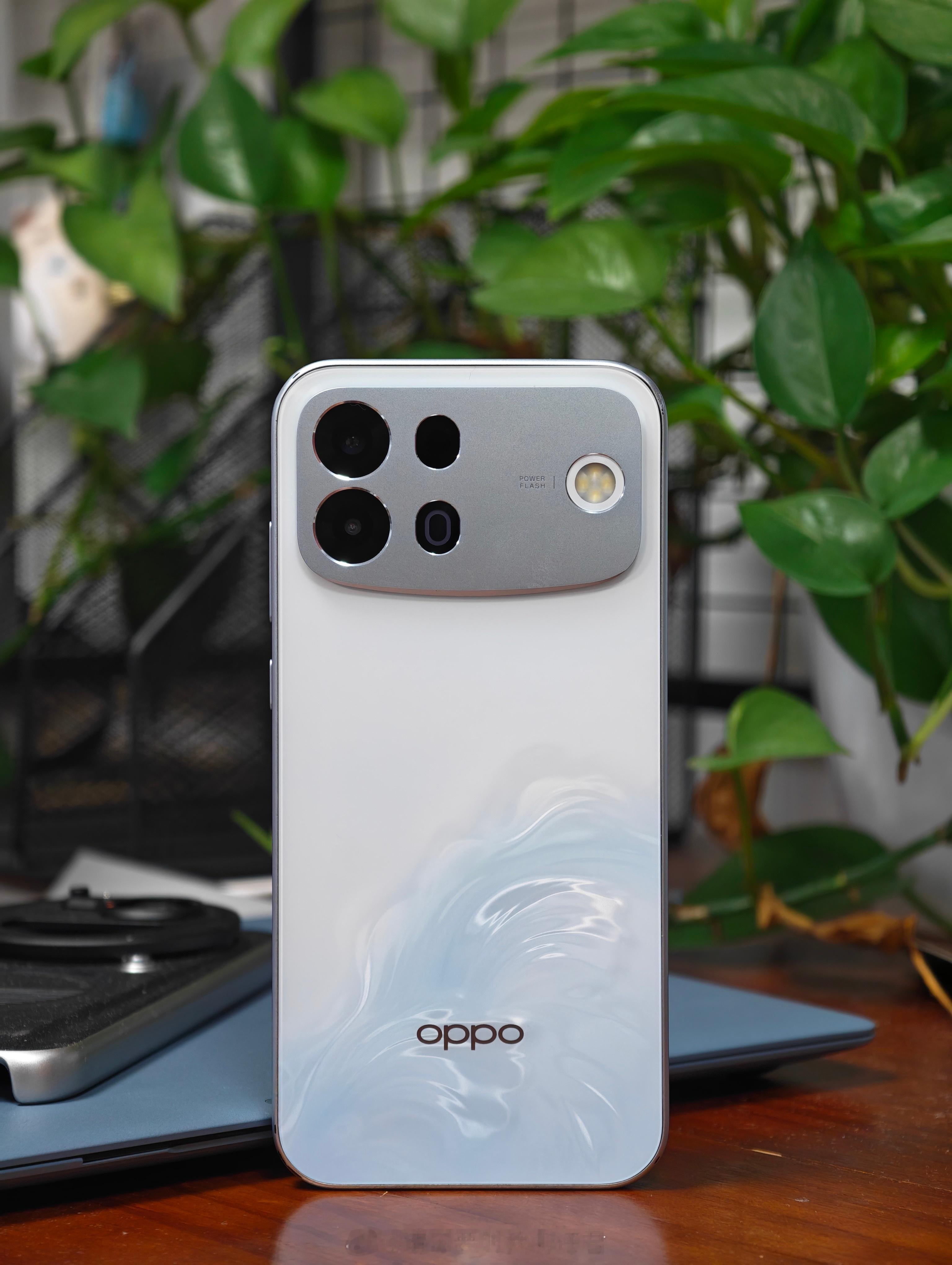 OPPO的第一款万级毫安时大电池手机OPPOA7ProMax，大家觉得