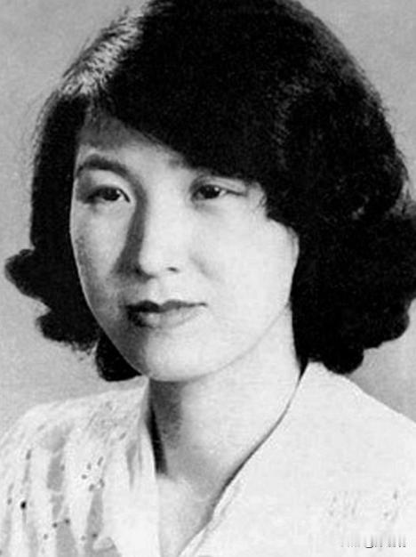 1957年，中国最后一名“皇妃”李玉琴，探望狱中的溥仪，见到溥仪，李玉琴心中的那