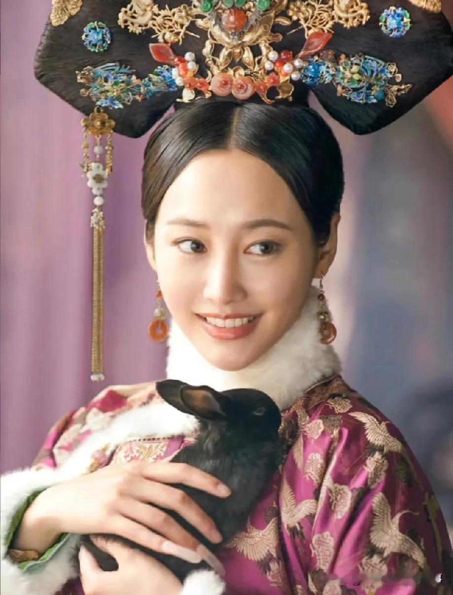 网友提问在乾隆的后宫中，令妃绝对是个传奇人物。她十年间诞育六胎，期间还有一胎未能