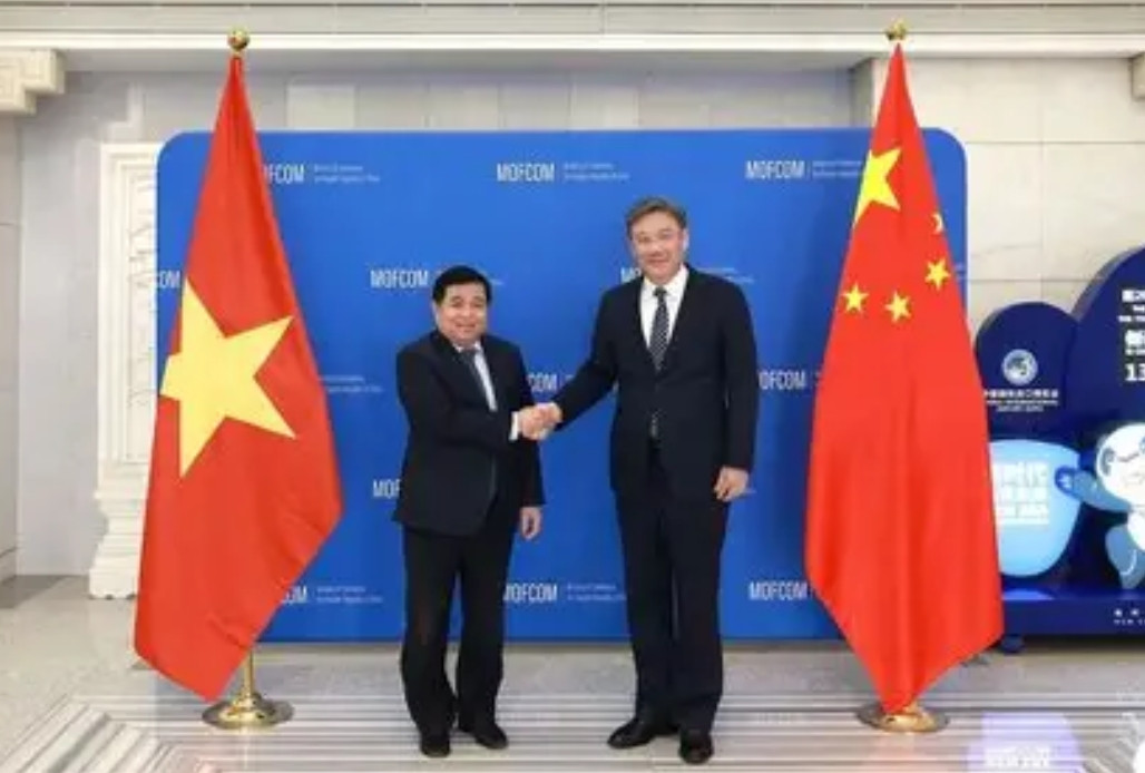 越南为啥不把中国的警告当回事？问题可能出在咱们自己身上！中越贸易额去年突破2