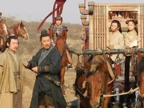 刘邦当了皇帝后杀了他的恩人丁公，在后来史学界引起巨大的争议。一派认为，如果当