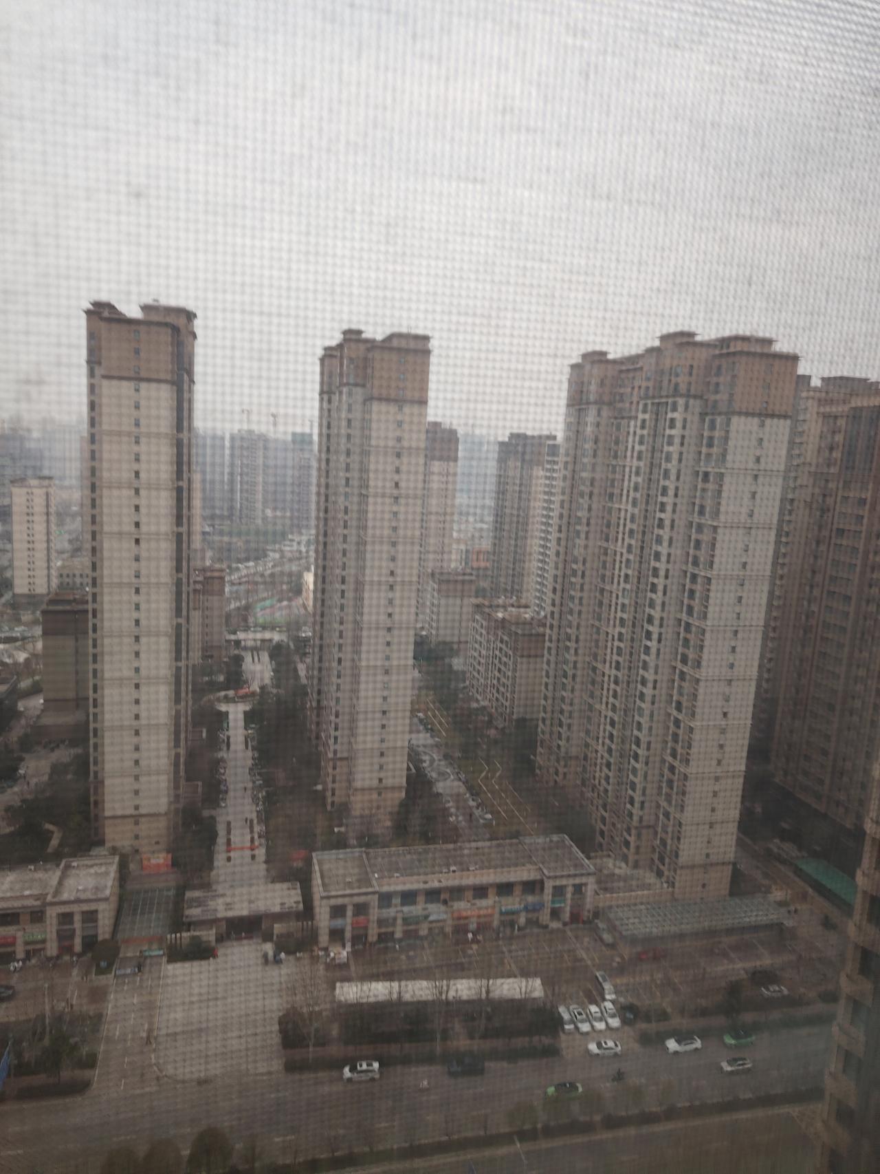 校长应当如草木灰一般，我为何会有这般奇特的想法呢？新学期换了一位新校长，开会发