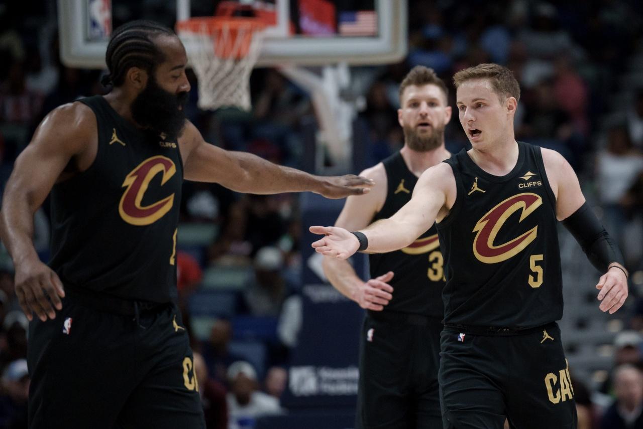 输球对骑士来说，并不是什么坏事，毕竟本场比赛，阿伦、斯特鲁斯、韦德和泰森四大主力