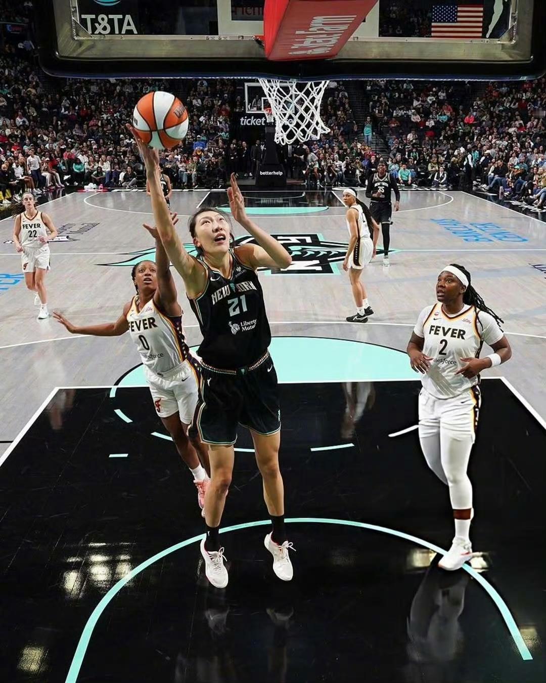 韩旭留在WNBA纽约自由人稳了因为就在今天，WNBA纽约自由人官宣裁掉来自澳