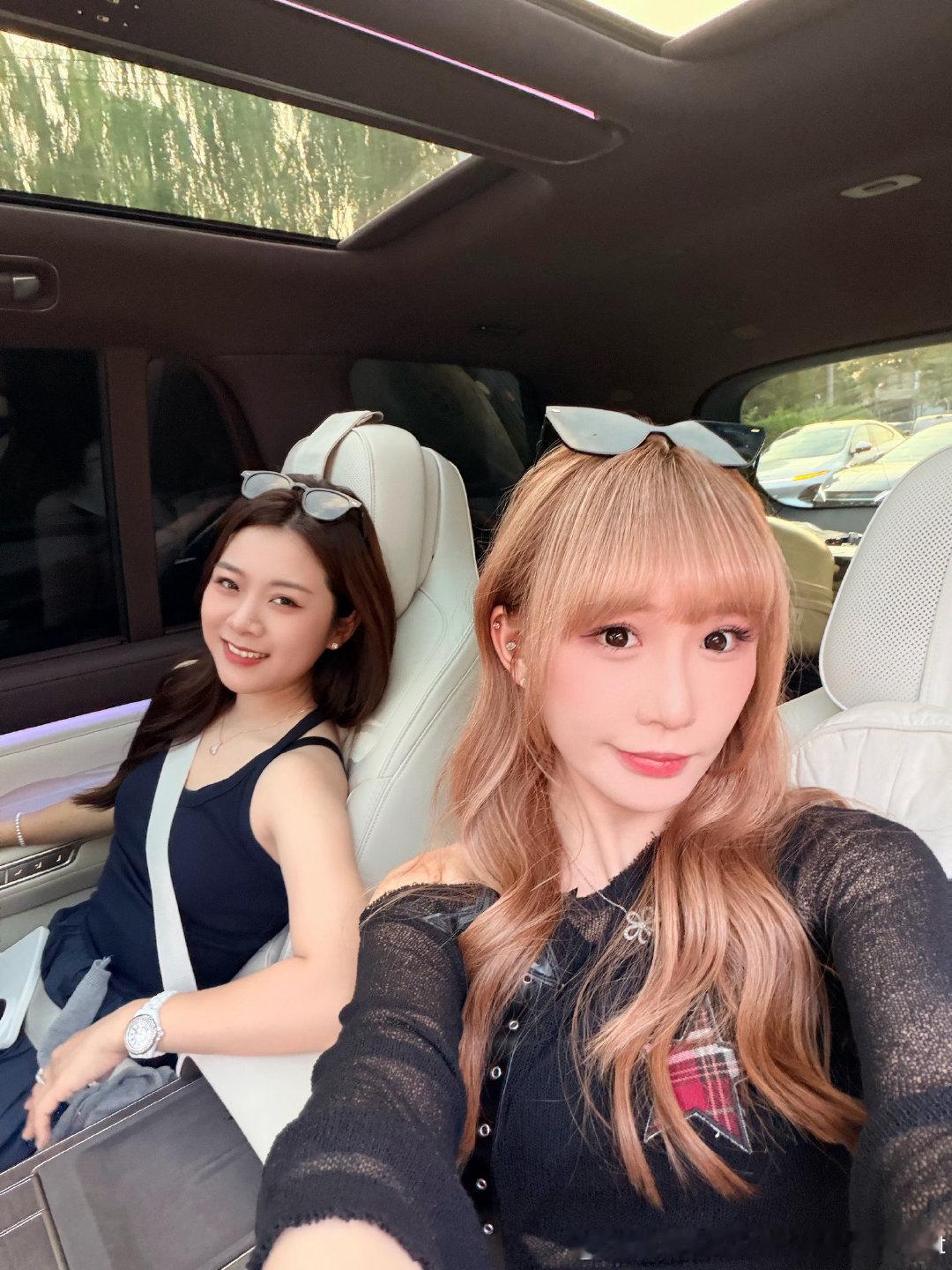 大乔叫她的朋友当司机让我坐上了霸道总裁同款蔚来ES9旗舰型汽车带我去吃了全京城最好吃的鸭子#我与汽车