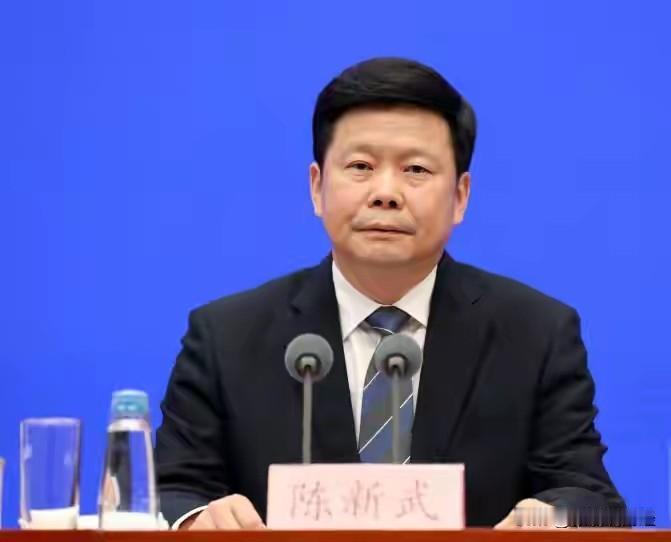 出任重庆市代市长不到一个月，陈新武有了新消息，仕途巅峰还在刷新，跻身正部级，是拔