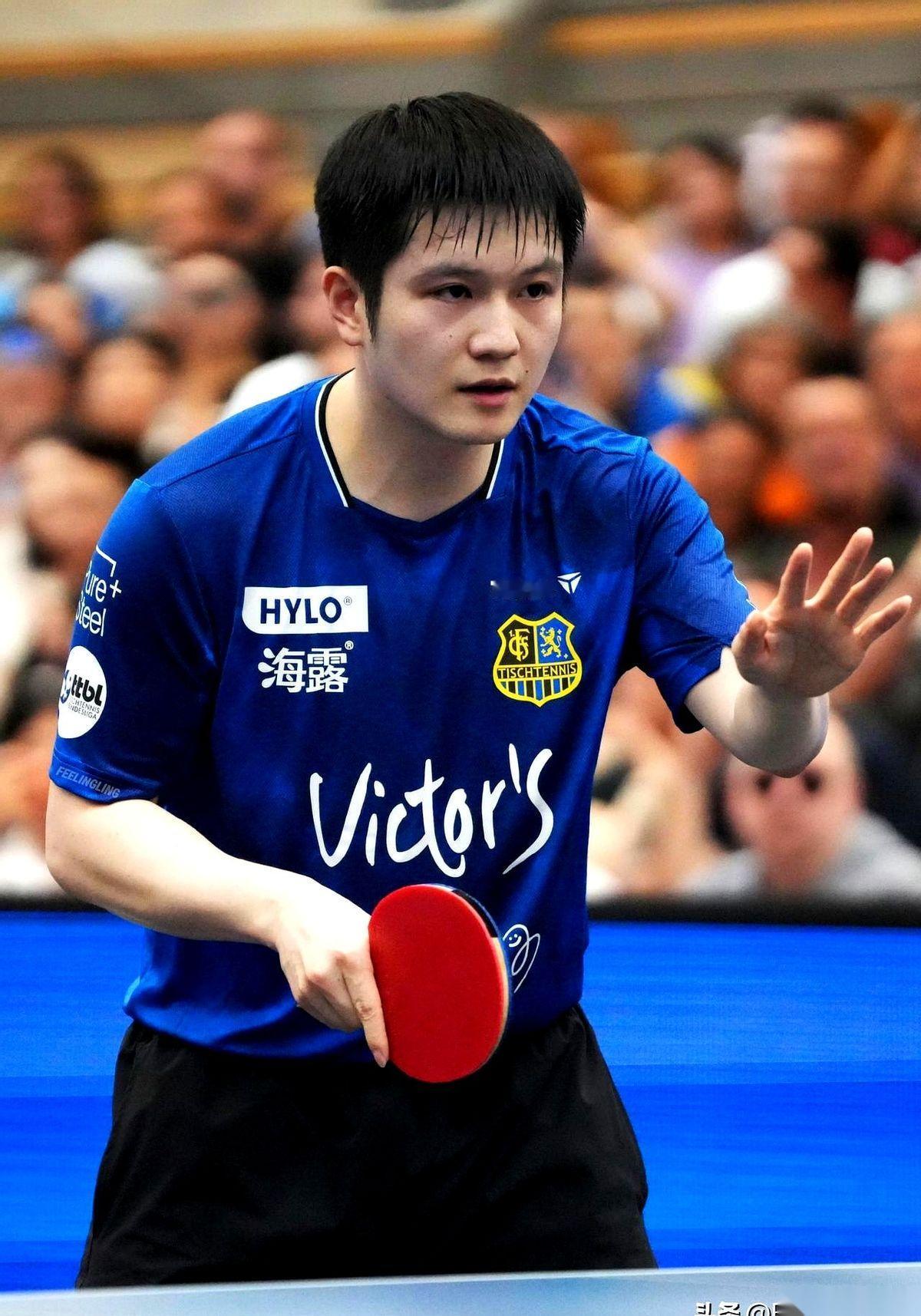 德国人这波操作，说实话，看得我直想笑！合同都签到2026年了，俱乐部经理居然急