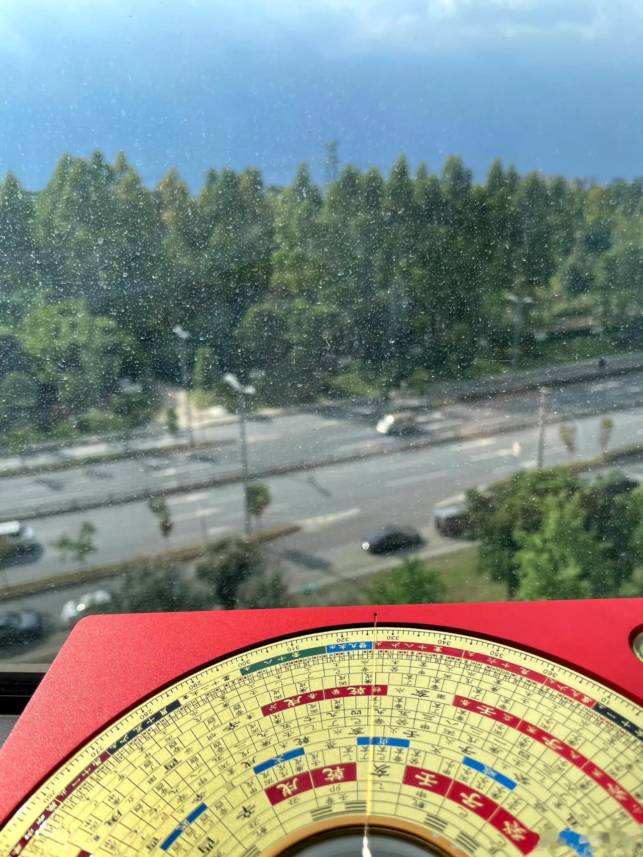 今日运势：乙巳年癸未月戊戌日2025.7.28日鼠：避免情绪冲动牛：注