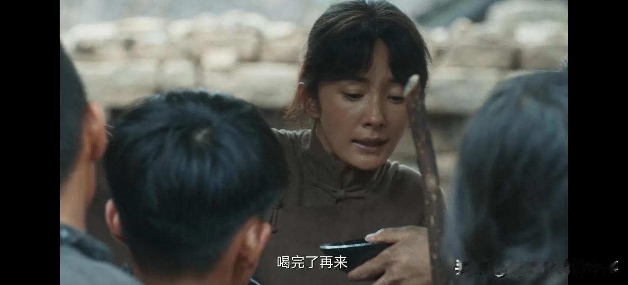 《生万物》女主这人设是太虚了，还是咱看岔了？看绣绣那日子过的，自家顿顿乌黑