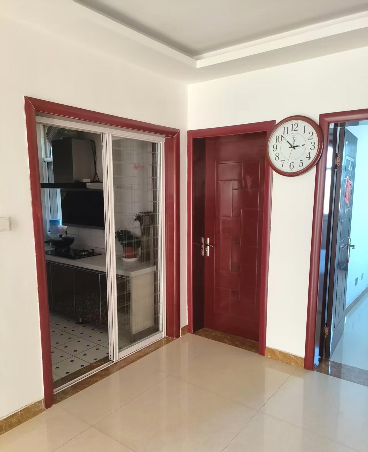 人真的不能太干净了。我有个同学，退休三年，膝盖上常年贴着暖宝宝——不是因为老