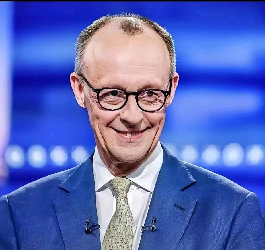 德国突然宣布昨天11月26日，德国这边一条重磅消息从联邦议院传出来，默茨在年度