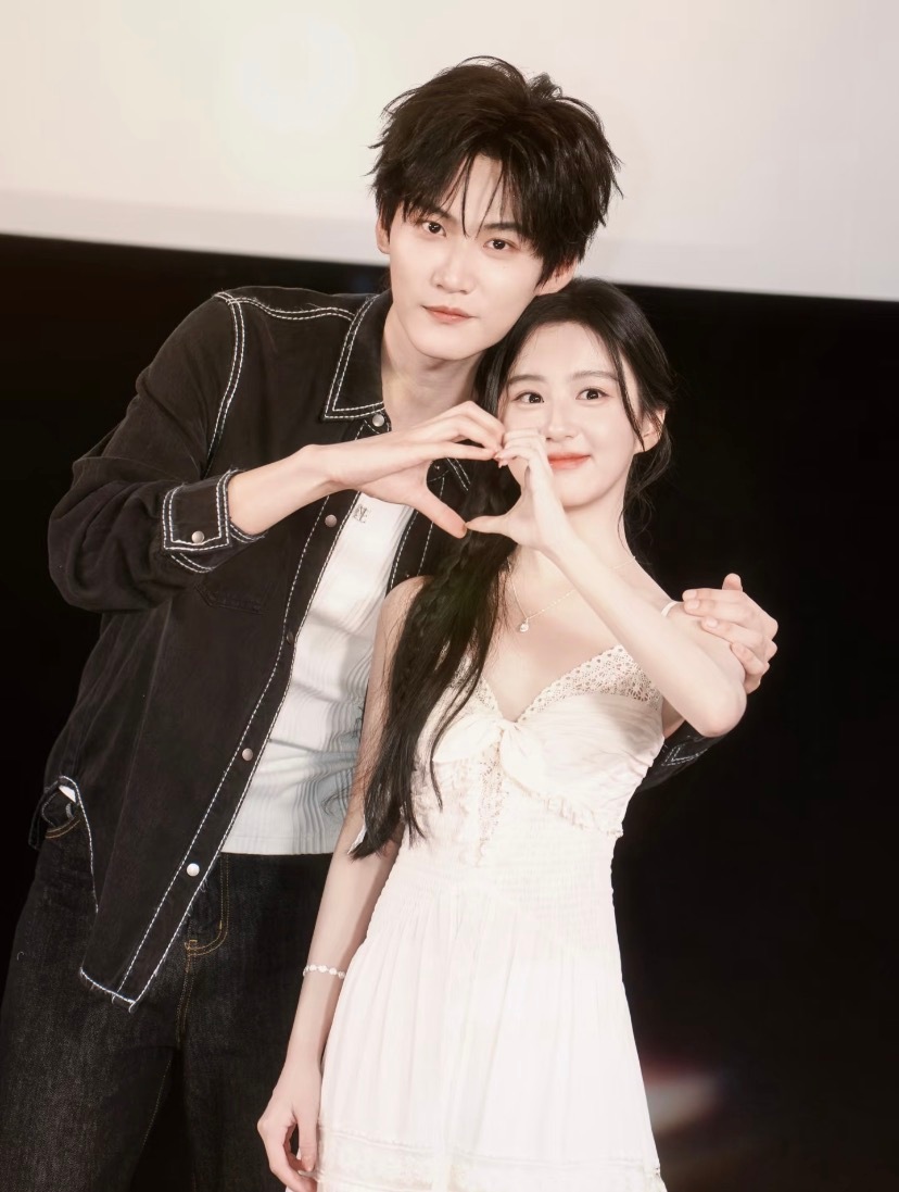 包上恩真没必要尬黑《炽夏》少男少女谈恋爱好美味🤤他俩真的好配啊，好喜欢啊