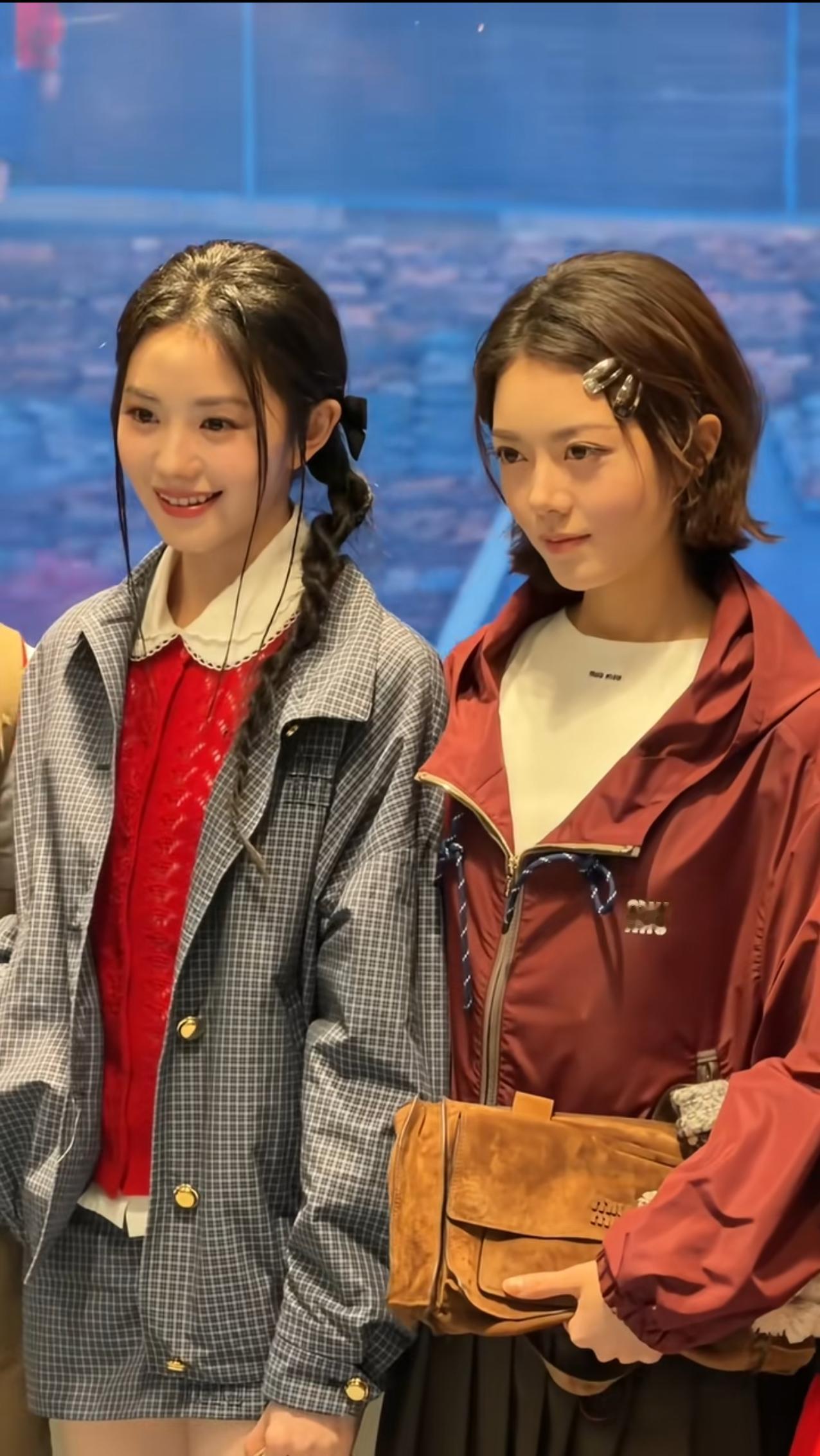 前几天的miumiu合照，刘浩存真的是太优秀了，虽然赵今麦也很好看，但还是略逊一