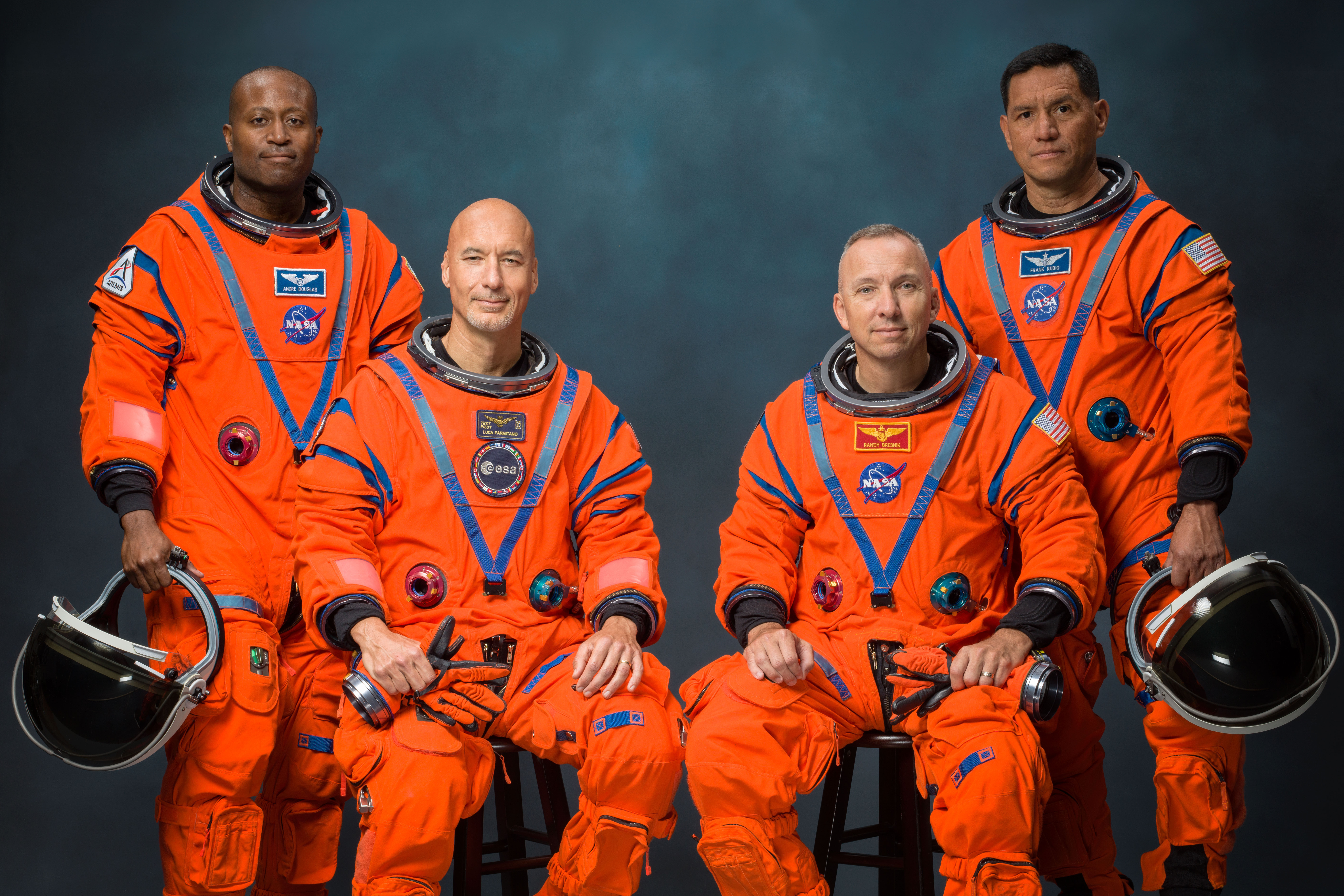 【NASA局长对阿尔忒弥斯3号2027年发射与2028年登月时间表极具信心】在休