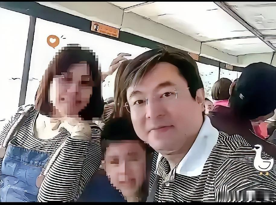 悄无声息举家迁居大陆。​​这件事没有任何公开消息，全程安安静静，消息传开后，台