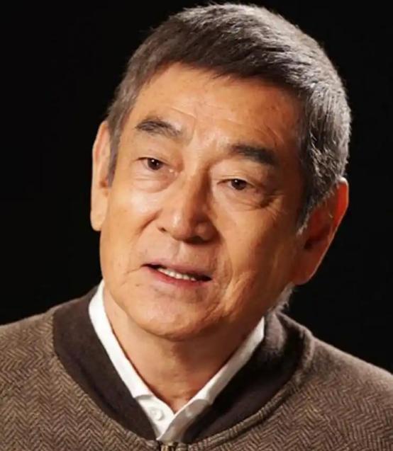 2014年，84岁的高仓健去世留下40亿财产，无儿无女的他把财产给了保姆，亲妹妹