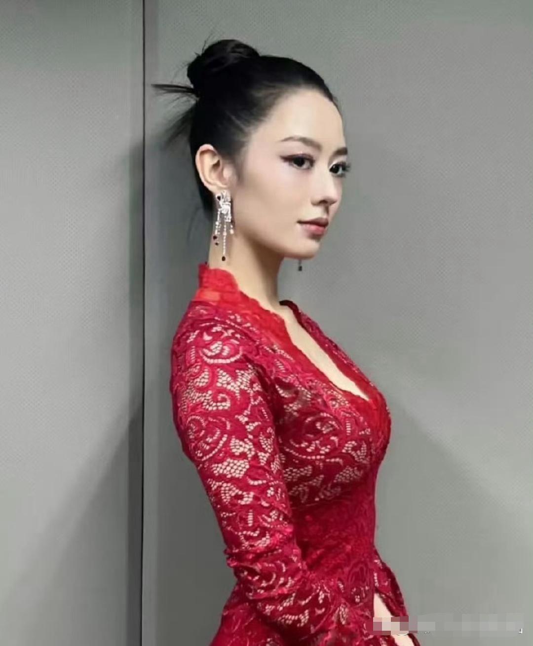 哇塞！郎朗老婆吉娜身材好绝啊，这也太诱人了吧！