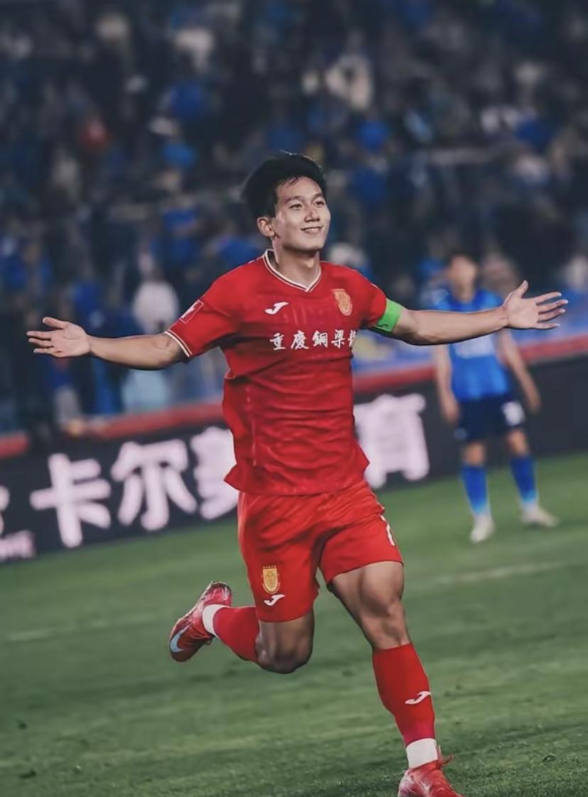 [呲牙笑]真是一物降一物！u23国足把越南踢懵了！向余望进球之后，终于捅破了在