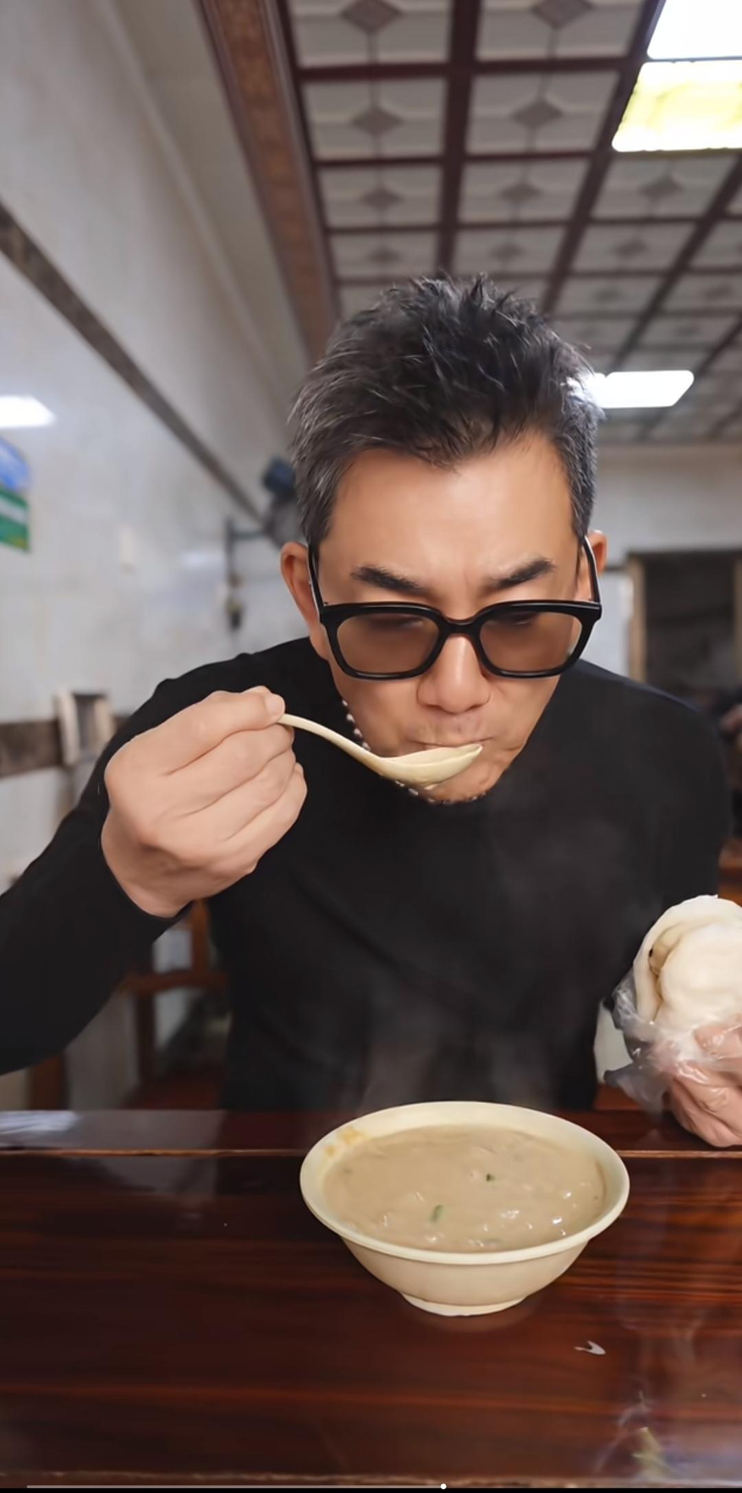 任贤齐，喝的是浆糊吗？一看就难以下咽。