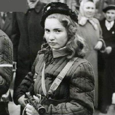 女多男少，会有多乱？1945年多苏联，给了我们一个现实答案。苏德战争，打掉了苏联