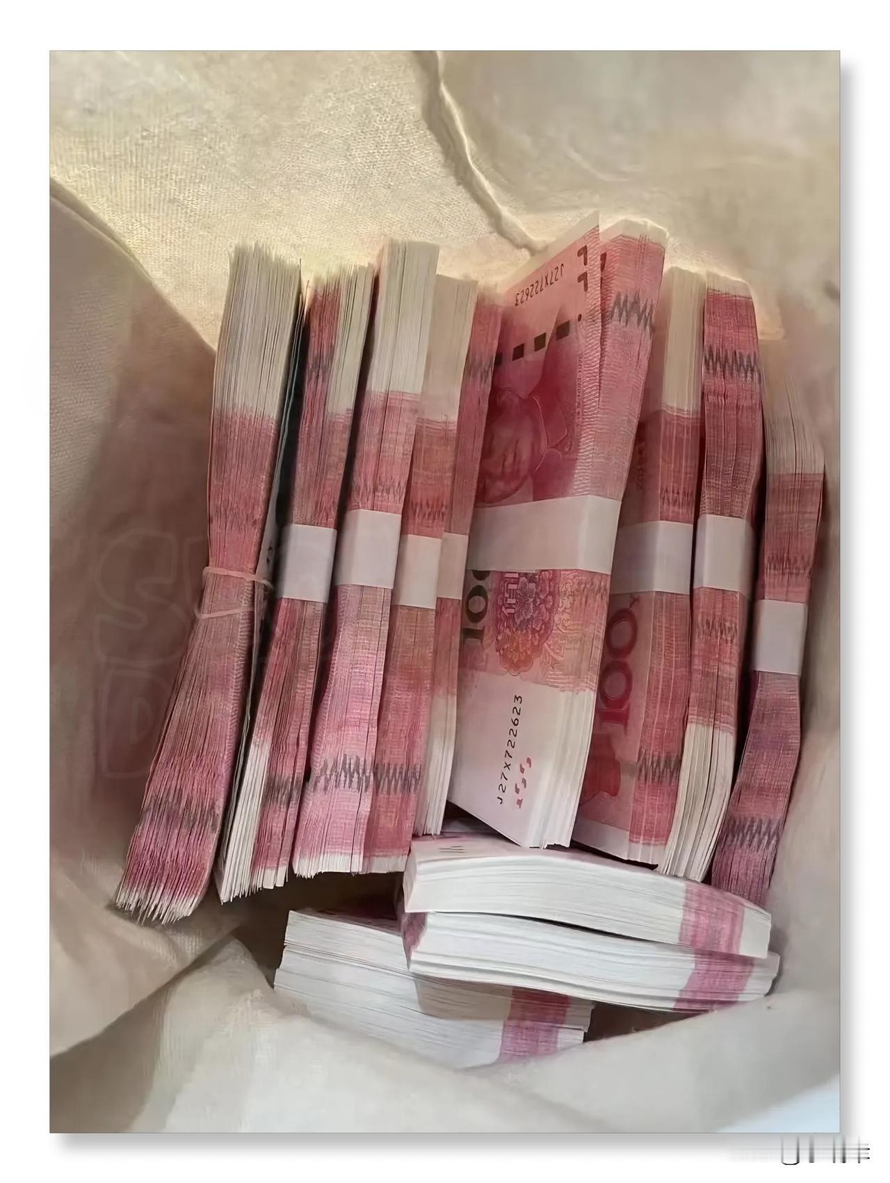 发现没？一个打工人，只要你有超过10万存款并且不需要还车贷房贷你的日子不