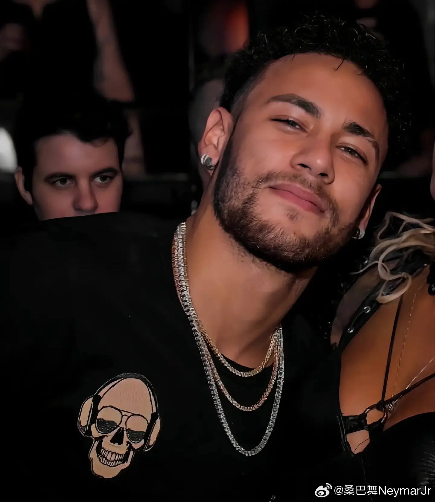 英超名宿在节目中热议内马尔的历史地位。鲁尼直言内马尔未达梅西、C罗的顶级行列