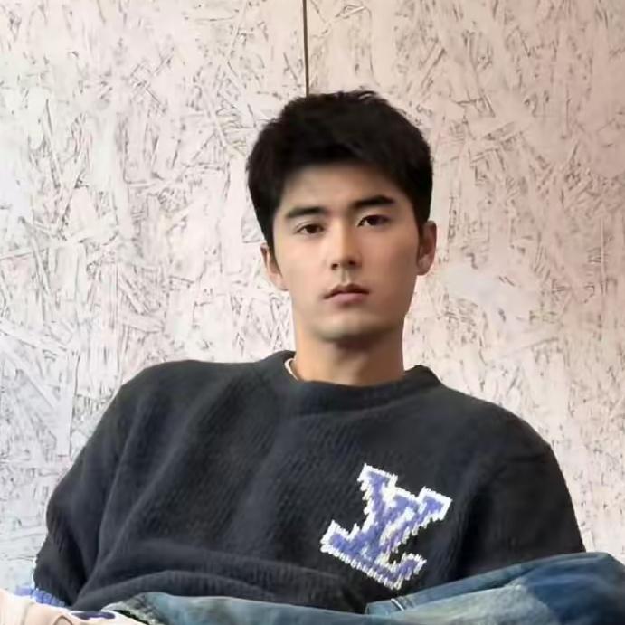 刘奕畅等人殴打现役军人事件引众怒！因军人拒绝陪酒，他不仅率众施暴，还持碎酒瓶欲捅