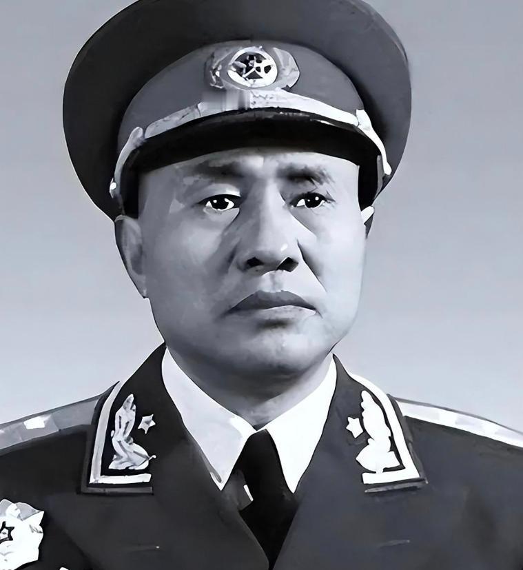 1955年9月27日，中南海授衔现场，当念到“胡奇才”时，台下不少四野老兵心里都