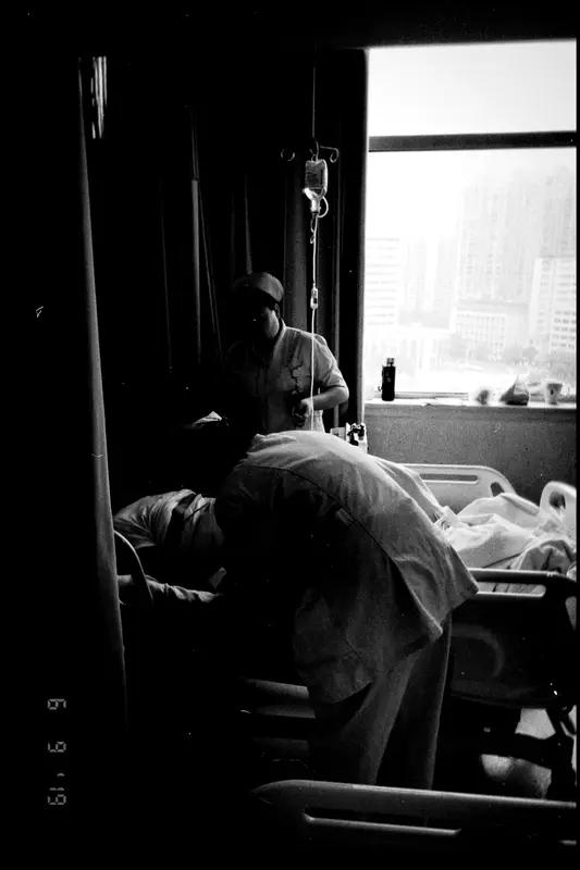 他22岁割肾救侄，临终前才看清：有些亲人，比陌生人更狠。22岁那年，侄子要换