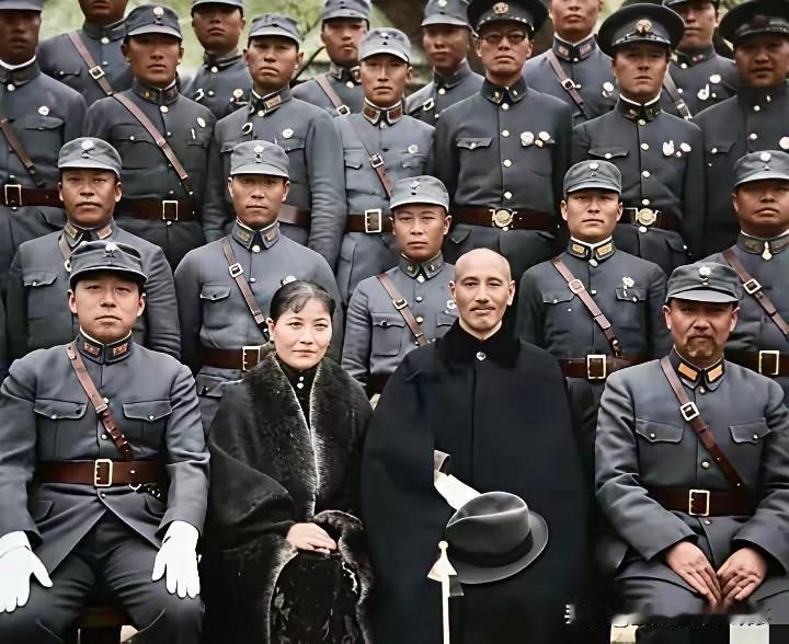 蒋介石败退台湾最主要的原因是什么蒋介石败退台湾是因为内战中战败，其实蒋介石败退台