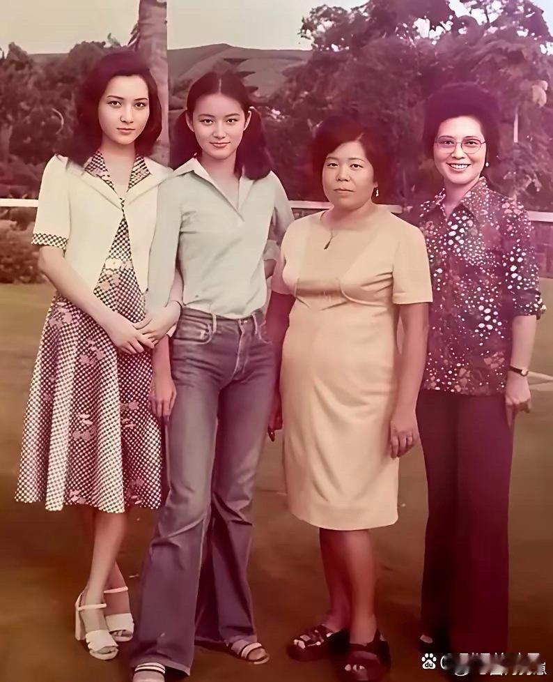 1971年，17岁林青霞好漂亮！​​​