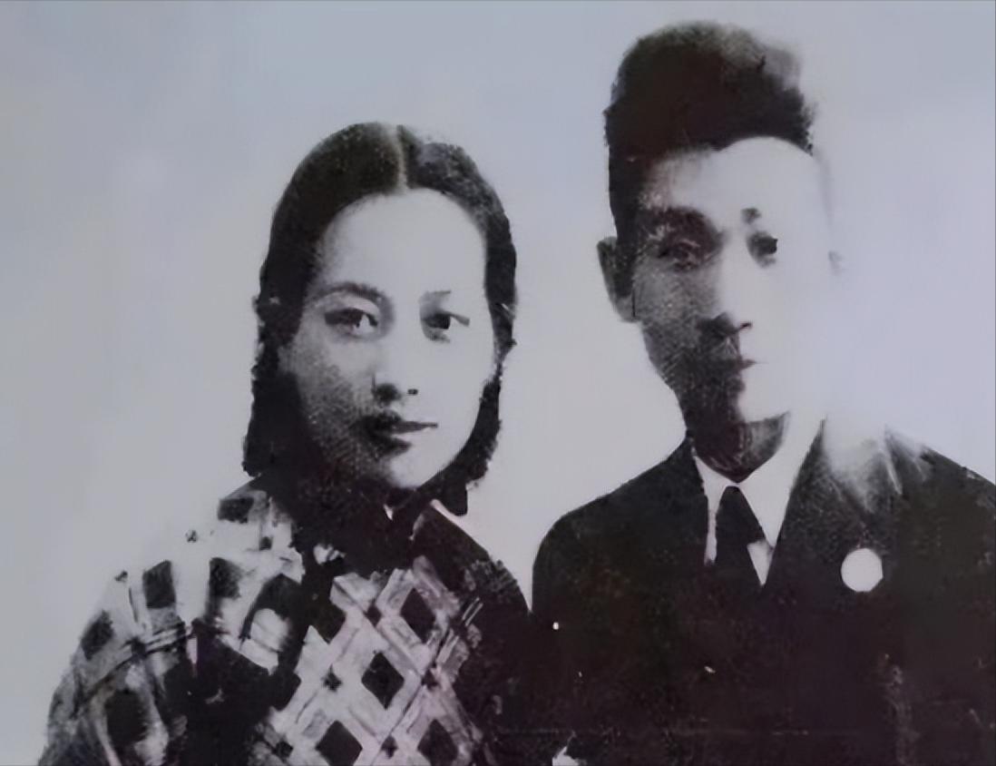 1919年23岁的郁达夫去青楼，想要发泄一晚，对老鸨说：“给我找一个年纪