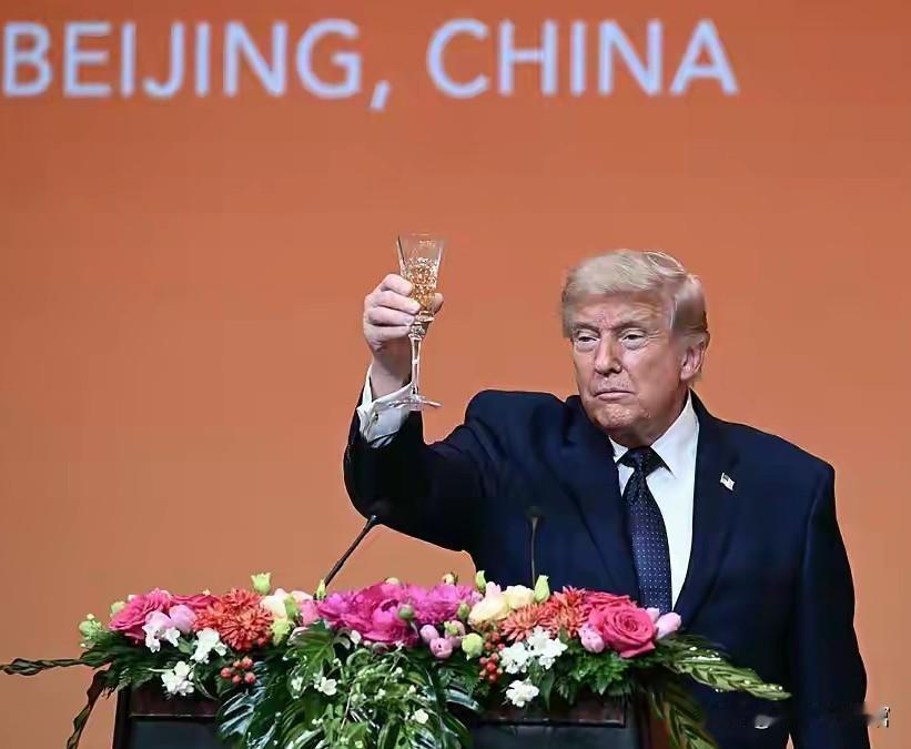 昨晚特朗普在北京晚宴的致辞出自白宫首席执笔官罗斯·菲利普·沃辛顿之手，他是一个8