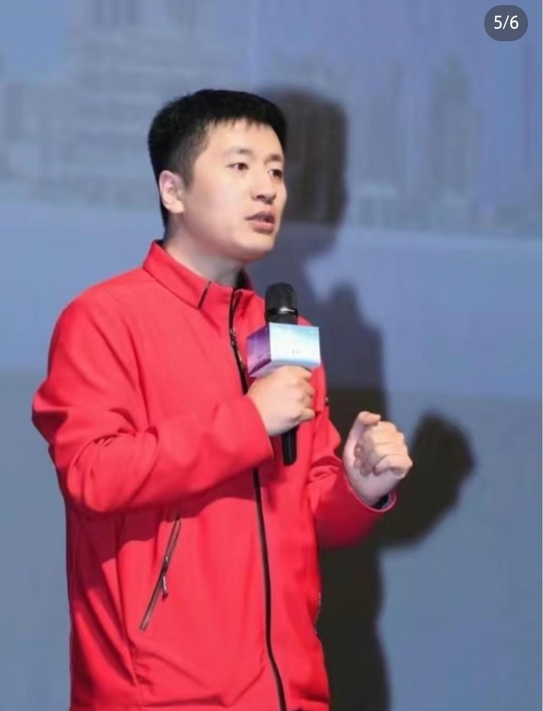 张雪峰这事咱不评是非，但给壮年人敲的运动警钟，真得刻进心里！上有老下有小的年