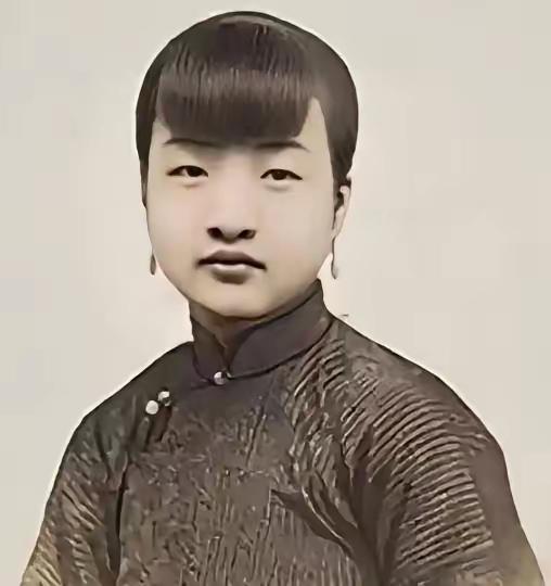 宋子文在旧日记写了这样一段话，“乐怡是我最想娶的女人，比盛七小姐好多了！”实