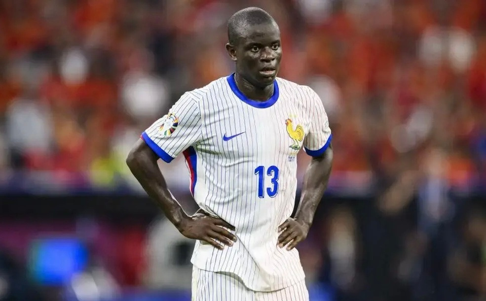 曝巴黎FC瞄准世界杯冠军坎特！34岁传奇中场或重返法甲