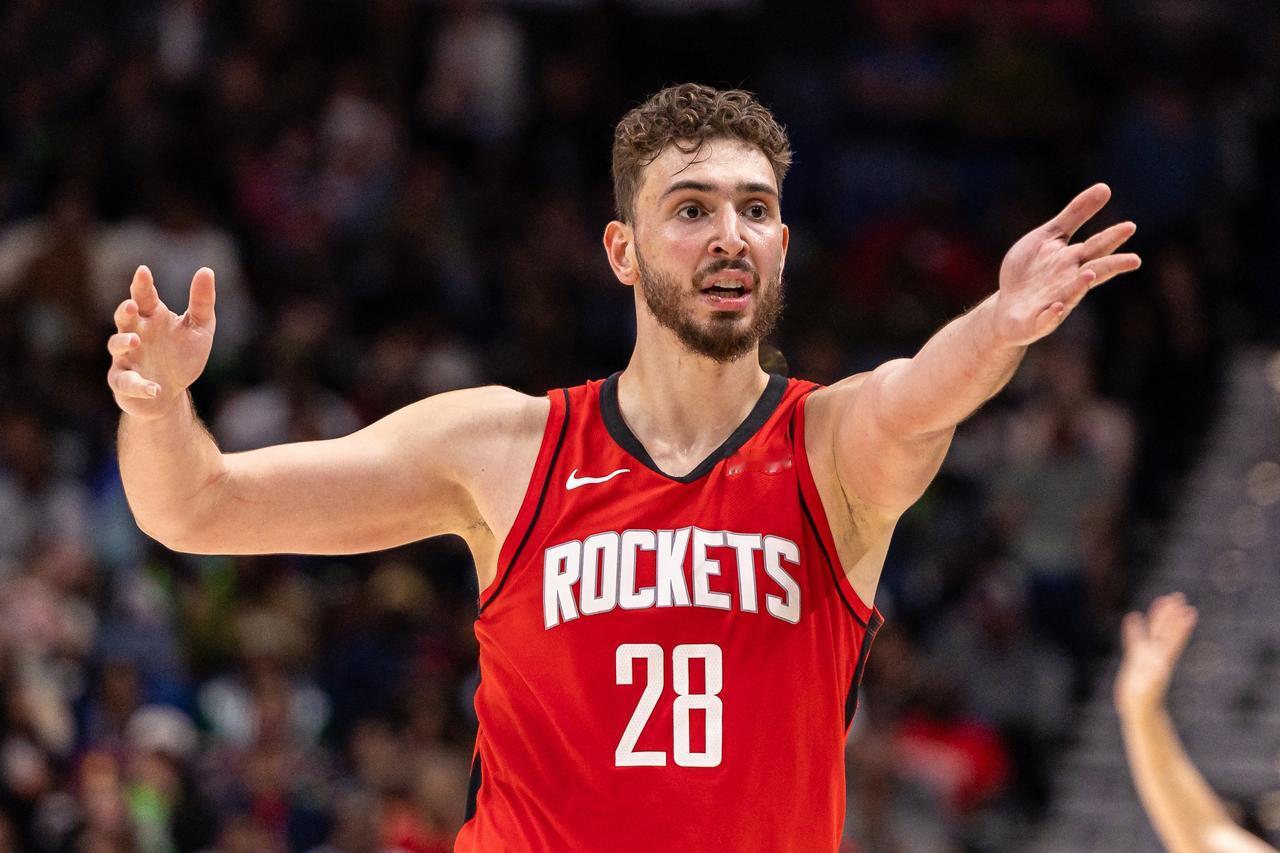 惨不忍睹啊！火箭5个首发的命中率：阿门：18投7中，38.9%申京：19