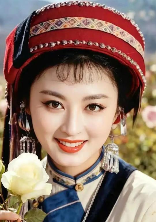 1973年上海高材生唐凤楼娶了精神失常的“阿诗玛”杨丽坤，同床共枕27年，男人从