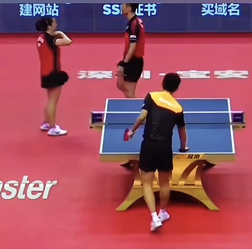 他们用一套“违规”战术，逼国际乒联改了教材。2018年，张继科和王曼昱的混双，