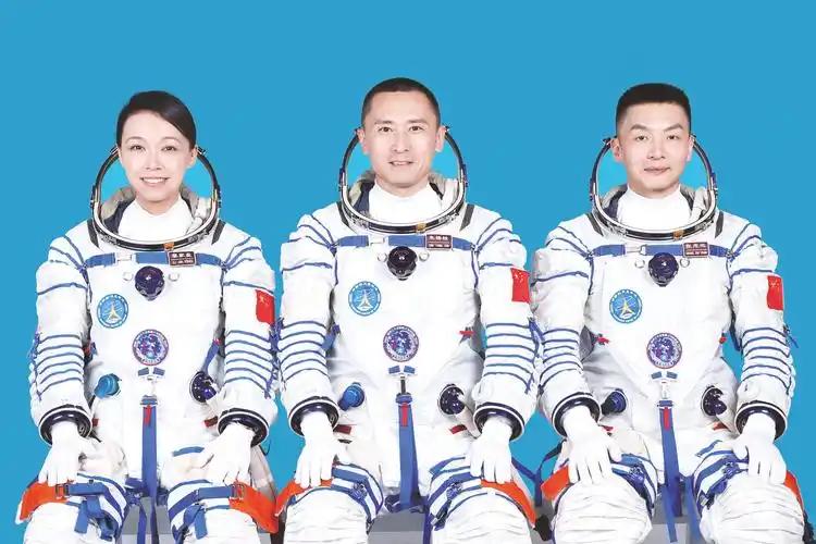 5月24日晚上11点08分，神舟二十三号载人飞船准时点火起飞。这次执行任务的