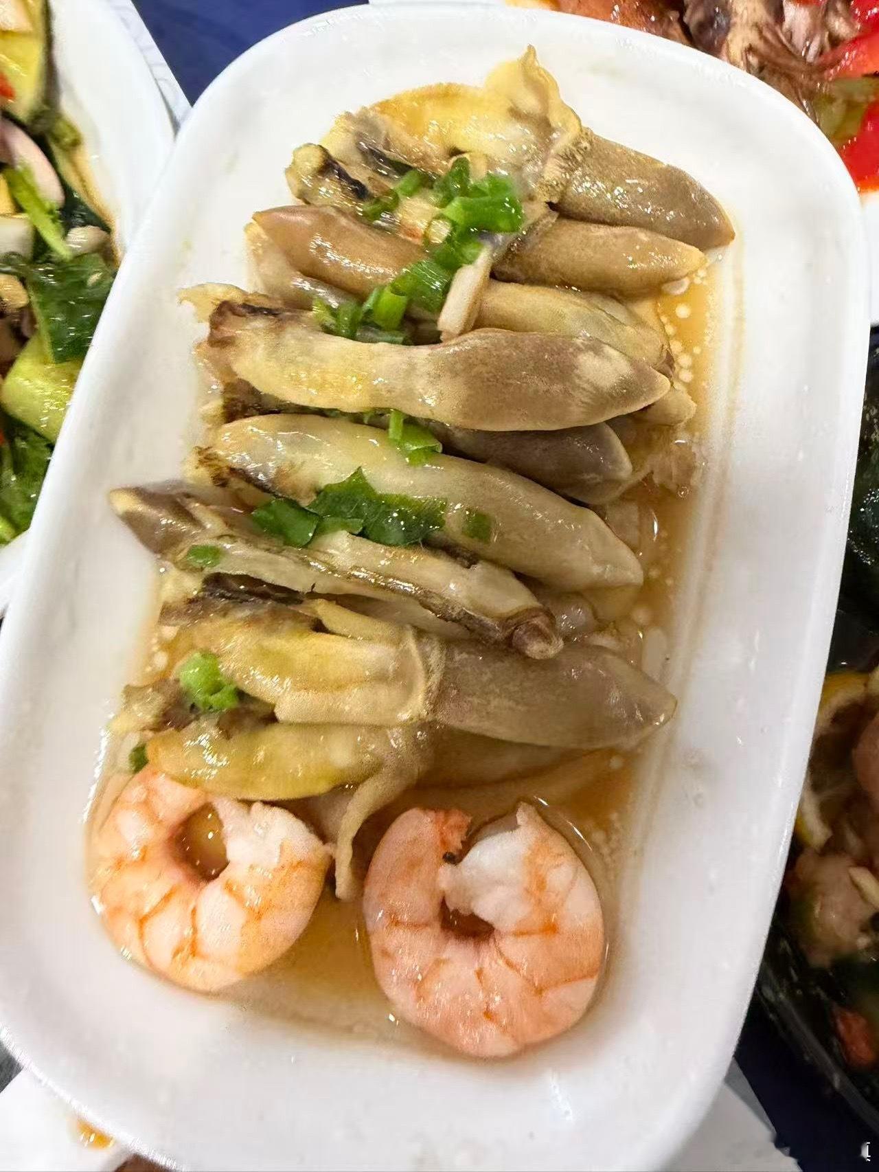 每天坚持试菜测品，从不敷衍只有亲自尝过，才敢分享给大家✅一桌满满生鲜盛宴大虾、蛏