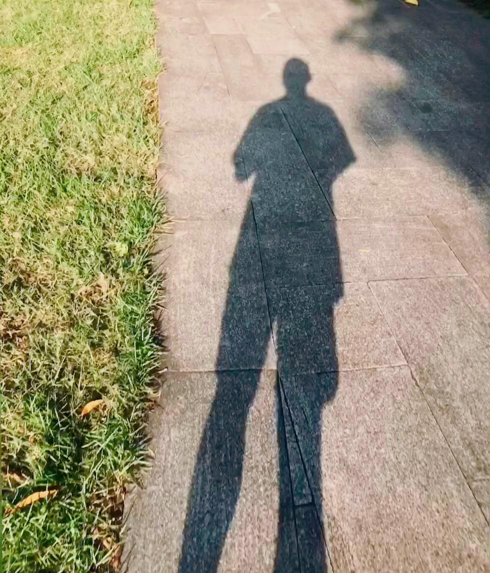 一段大彻大悟的话：戒色可以养命，戒言可以养福，戒躁可以养财。生命的能量是有限的