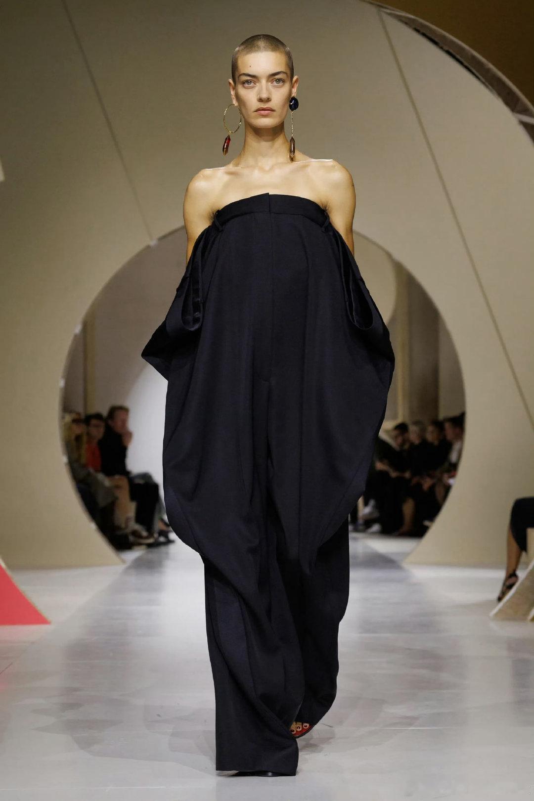 Givenchy2027春夏#时装周##大秀直击##巴黎时装周#​