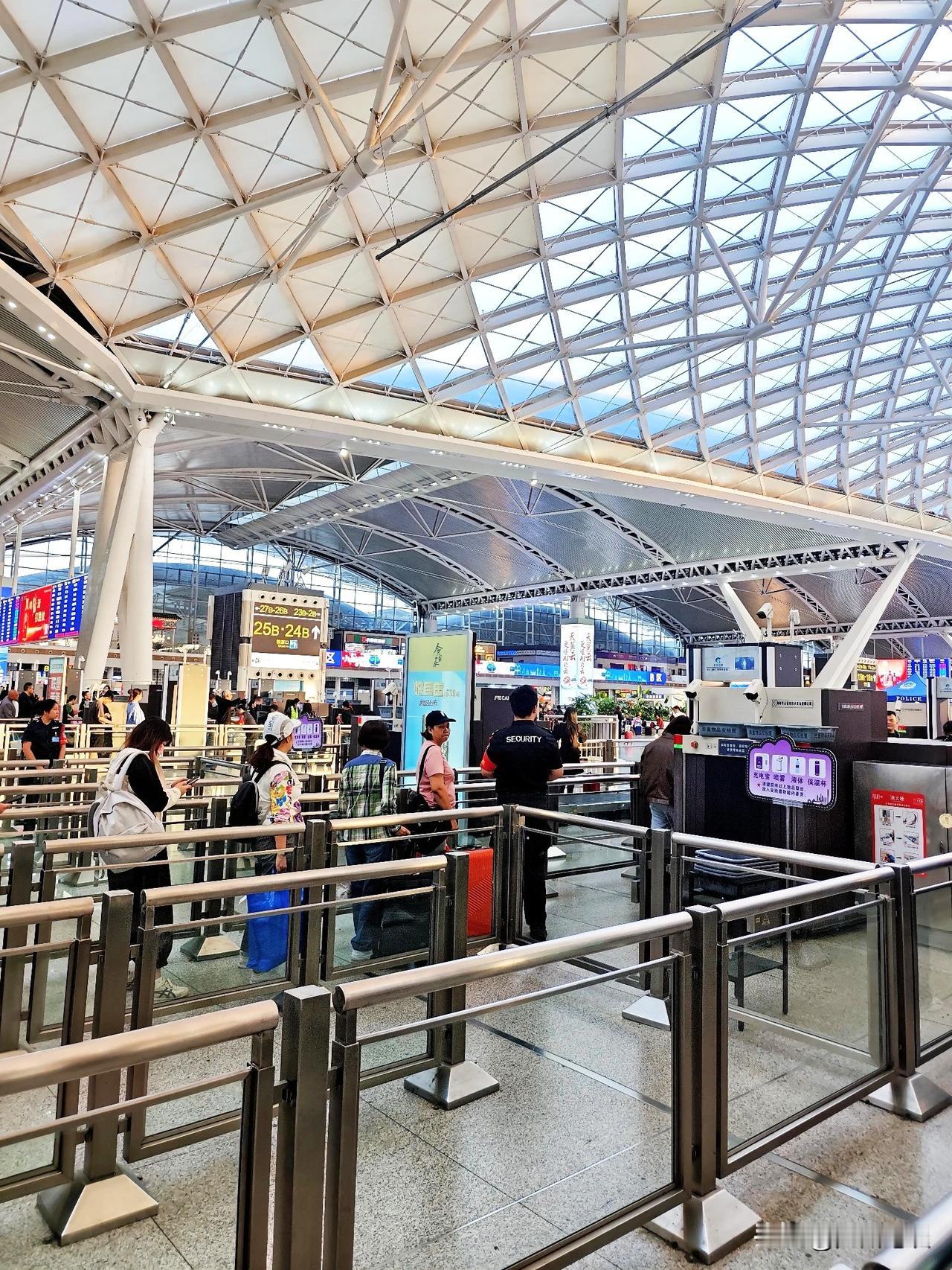 被困住的A与B，广州的A与B，是怎么区分的呢？广州是国际交通中心，有通达全世