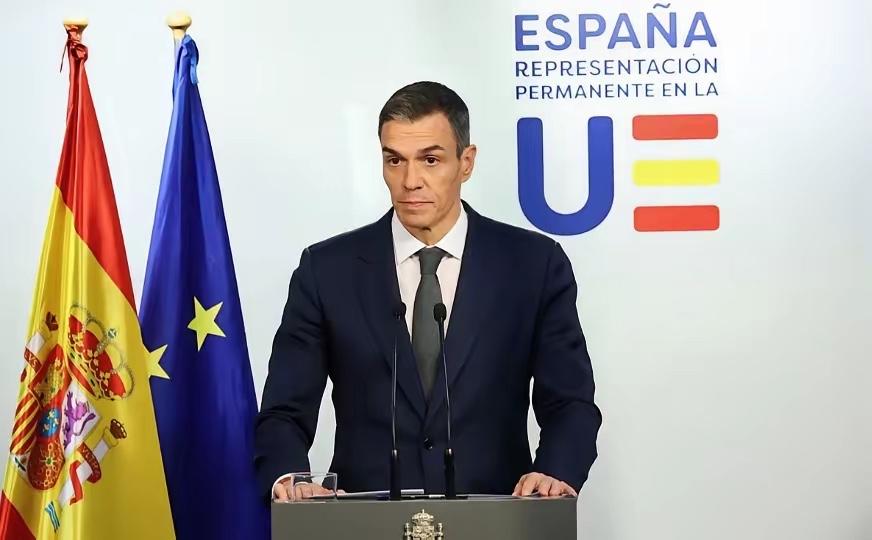 惨遭“打脸”？4日，白宫新闻秘书莱维特在记者会上宣称，西班牙已同意在对伊朗的军