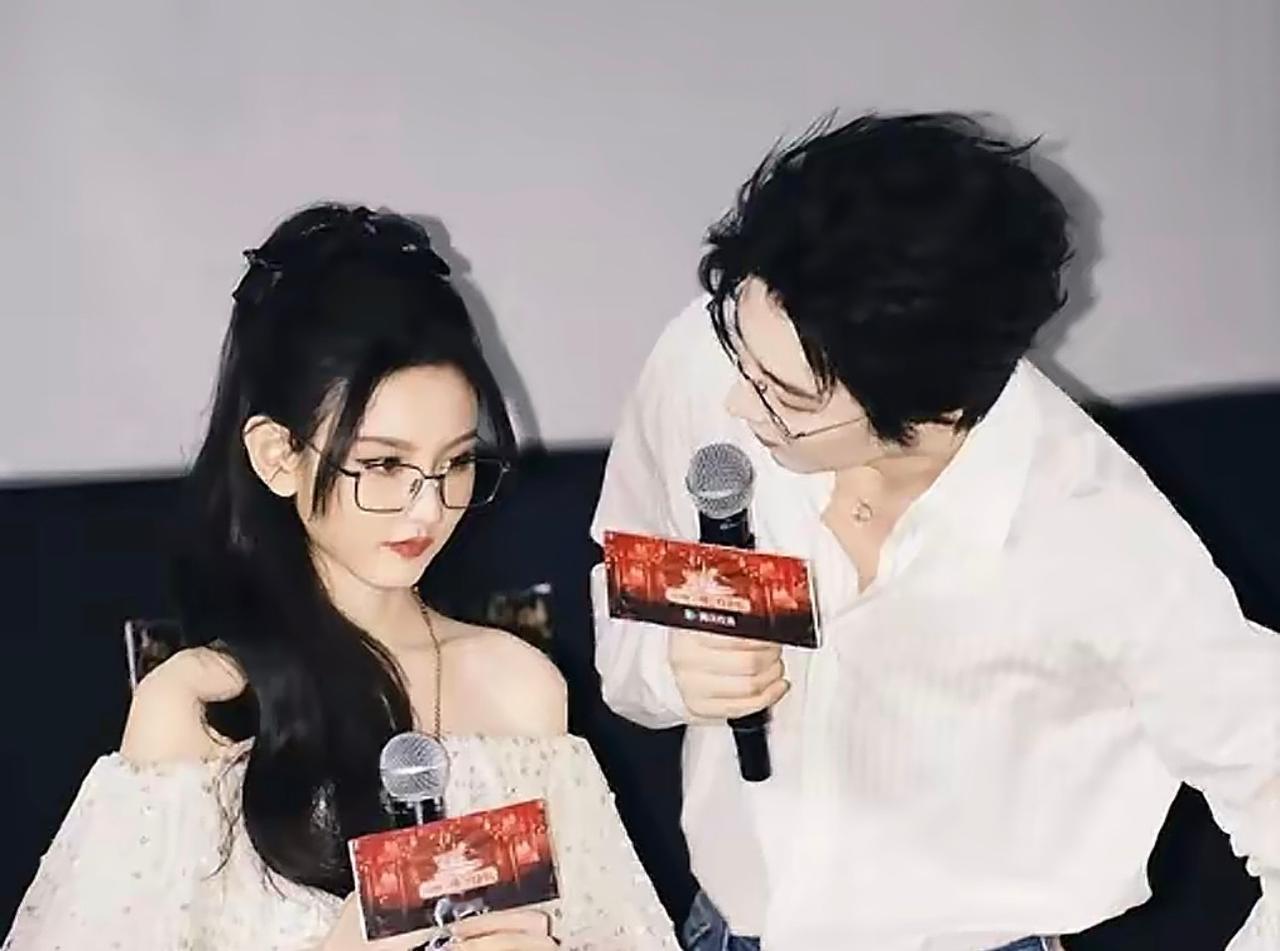 刘宇宁宋祖儿被扒同款装修纹理网友拼时间线引恋情猜测近日，有网友扒出刘宇宁