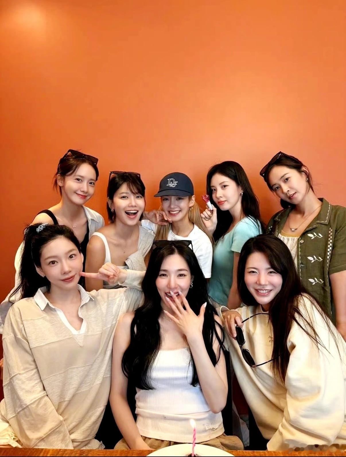 未婚怎么了？未婚多自由啊，有钱有颜有名还没有感情的困扰，太爽了吧