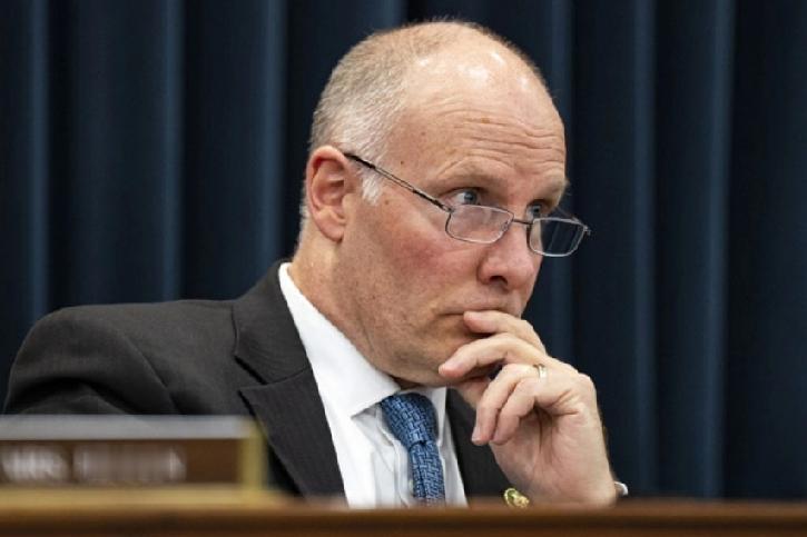 美议员怒斥福特是叛徒，中国电动车的实力，藏不住了！2月2日，《金融时报》报